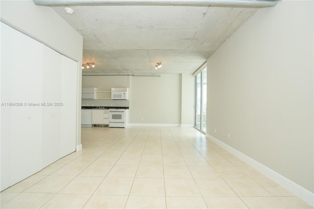 最近售出: $324,900 (1 贝兹, 1 浴室, 638 平方英尺)