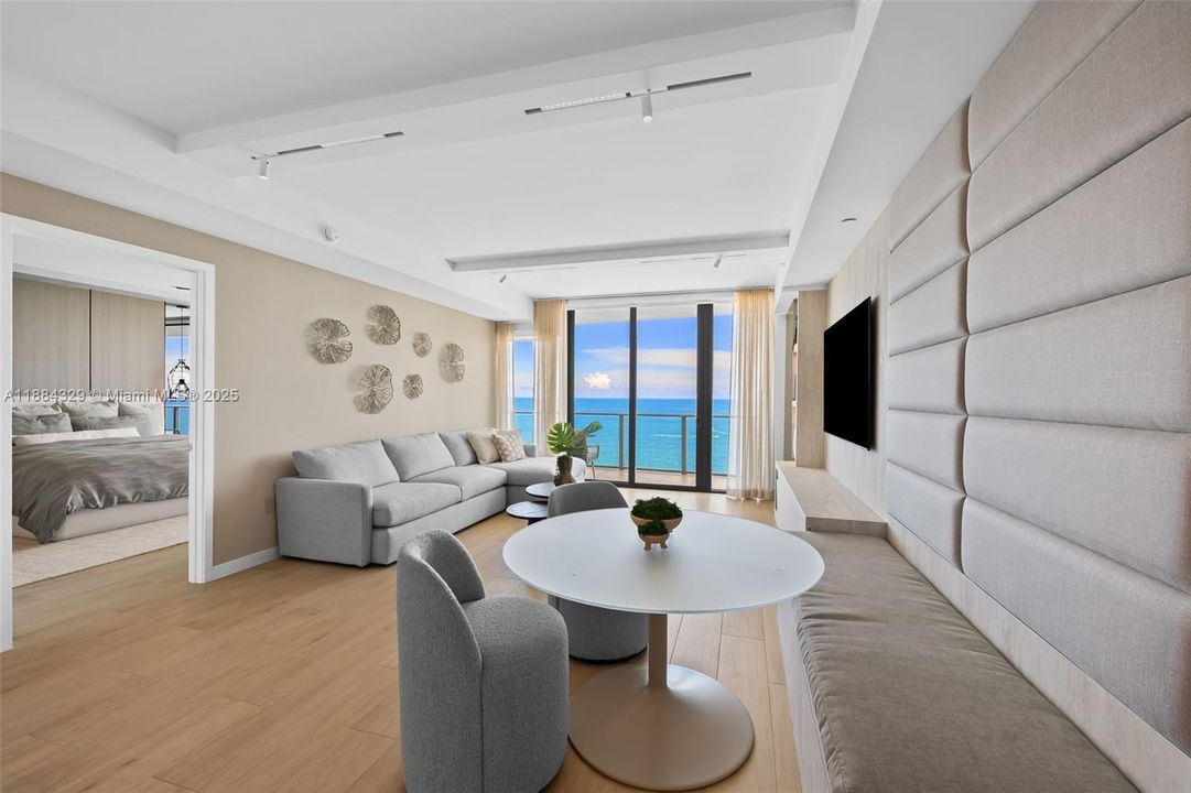 Recently Sold: $2,595,000 (2 beds, 2 baths, 1928 Square Feet)