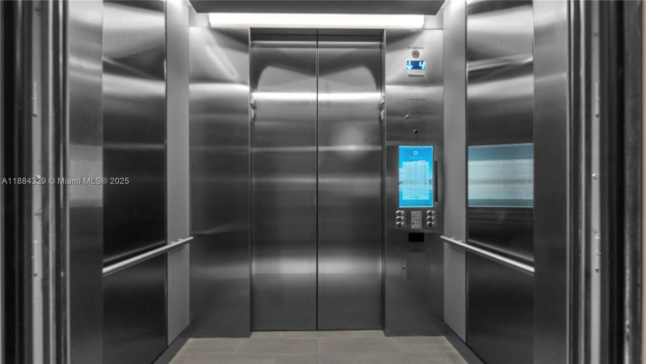 Recently Sold: $2,595,000 (2 beds, 2 baths, 1928 Square Feet)