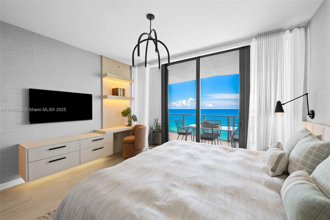 Recently Sold: $2,595,000 (2 beds, 2 baths, 1928 Square Feet)