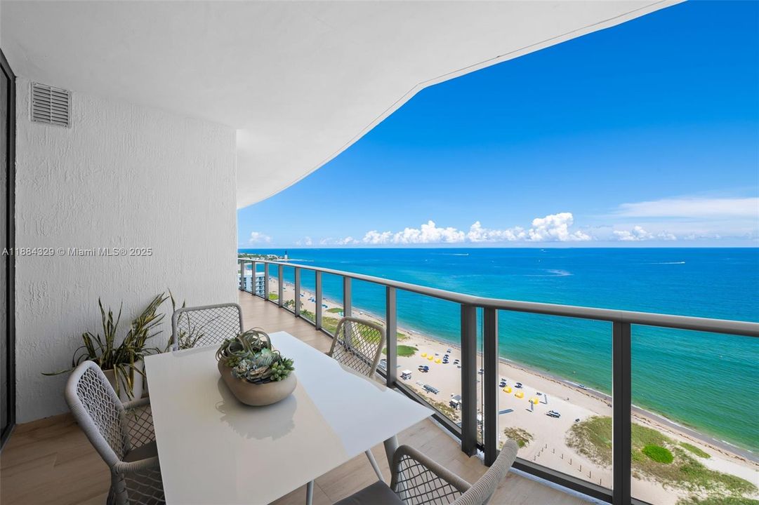 Recently Sold: $2,595,000 (2 beds, 2 baths, 1928 Square Feet)