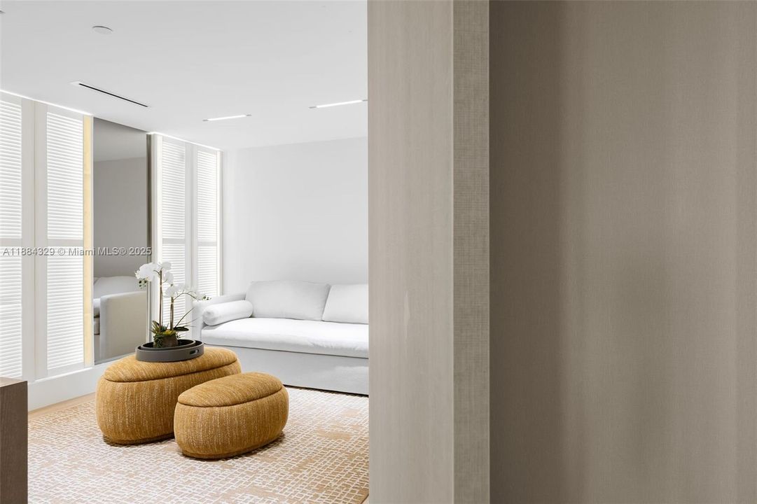 Recently Sold: $2,595,000 (2 beds, 2 baths, 1928 Square Feet)