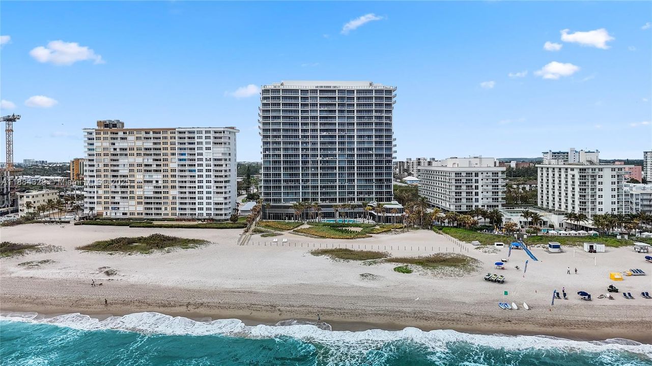 Recently Sold: $2,595,000 (2 beds, 2 baths, 1928 Square Feet)