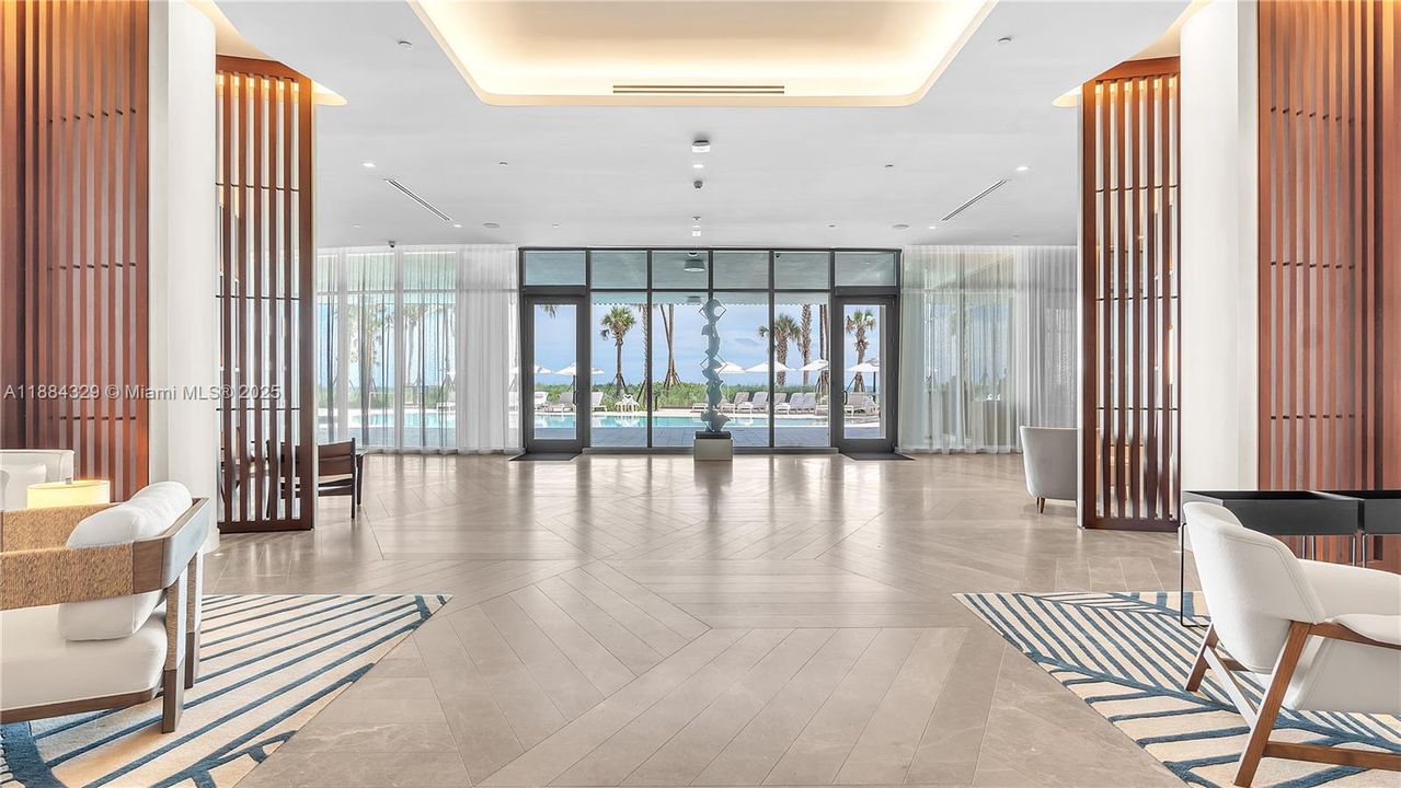 Recently Sold: $2,595,000 (2 beds, 2 baths, 1928 Square Feet)