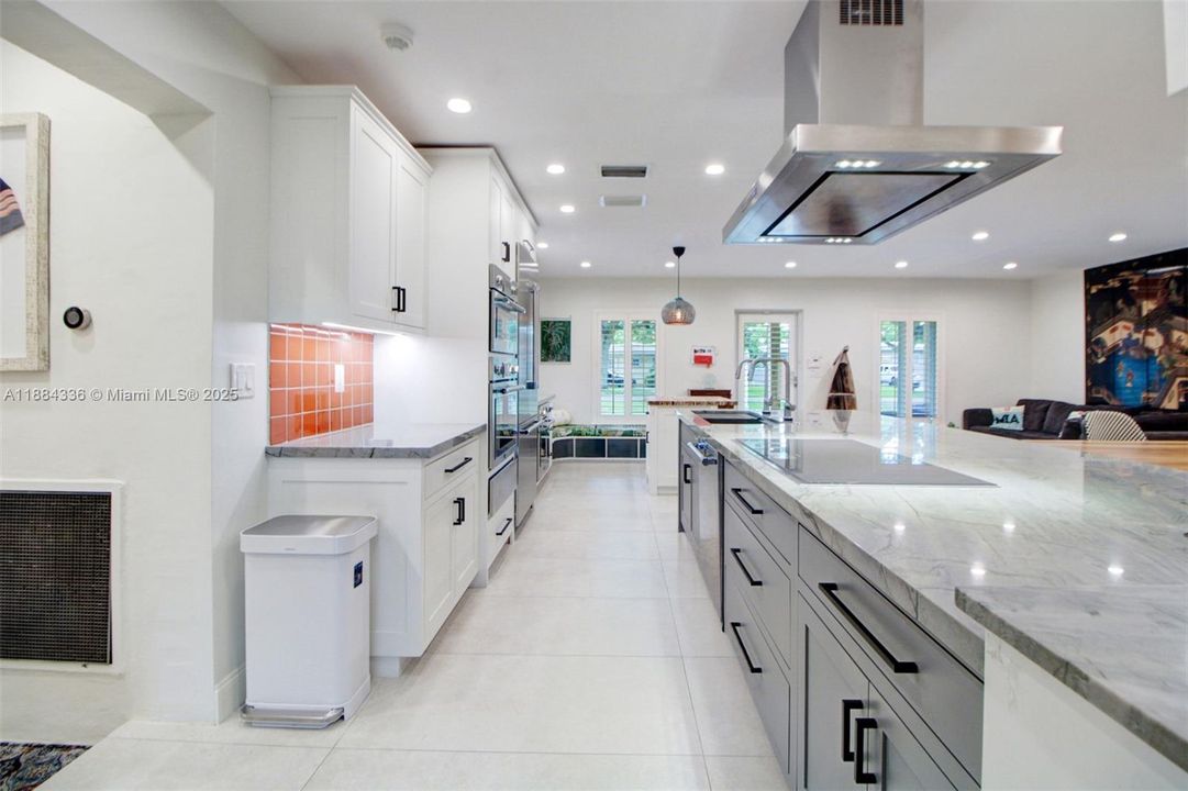 待售: $1,350,000 (4 贝兹, 3 浴室, 2289 平方英尺)