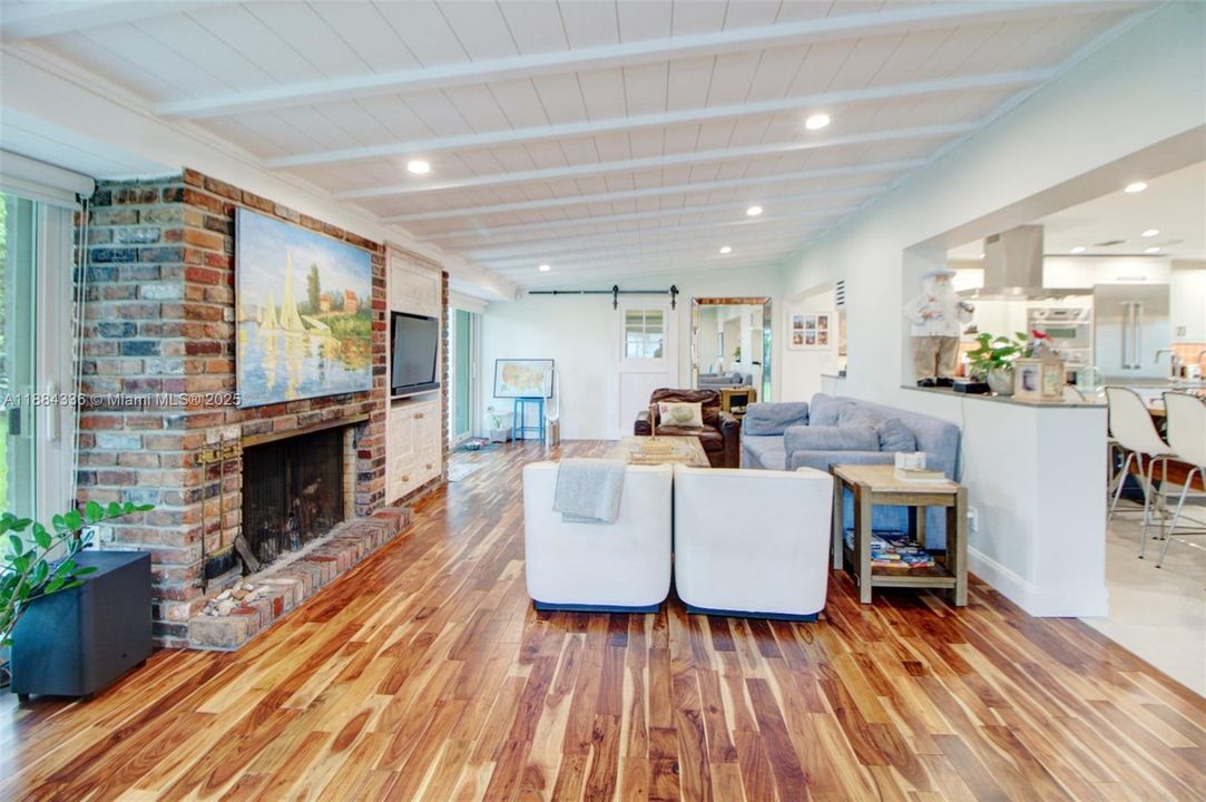 待售: $1,350,000 (4 贝兹, 3 浴室, 2289 平方英尺)