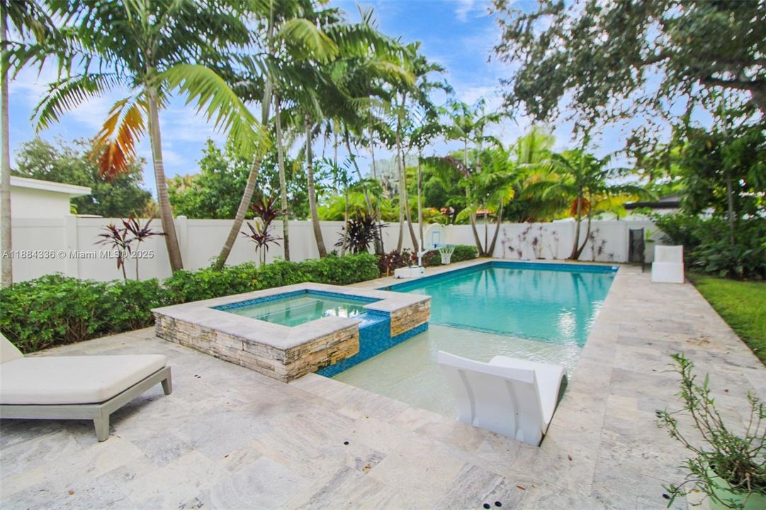 待售: $1,350,000 (4 贝兹, 3 浴室, 2289 平方英尺)