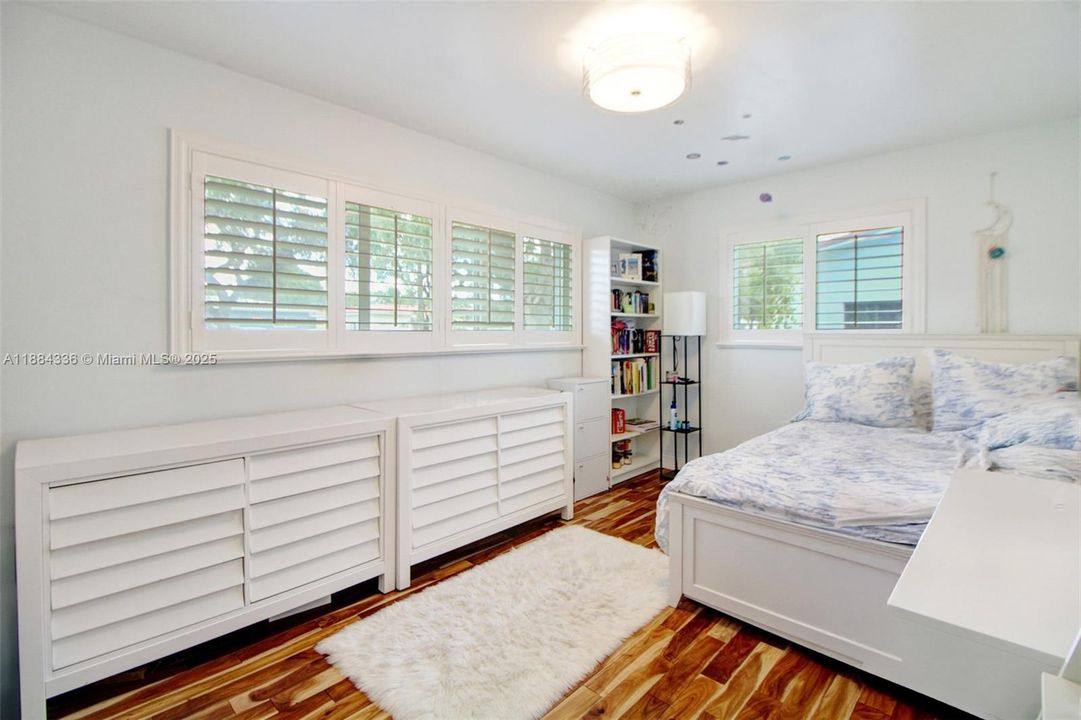 待售: $1,350,000 (4 贝兹, 3 浴室, 2289 平方英尺)