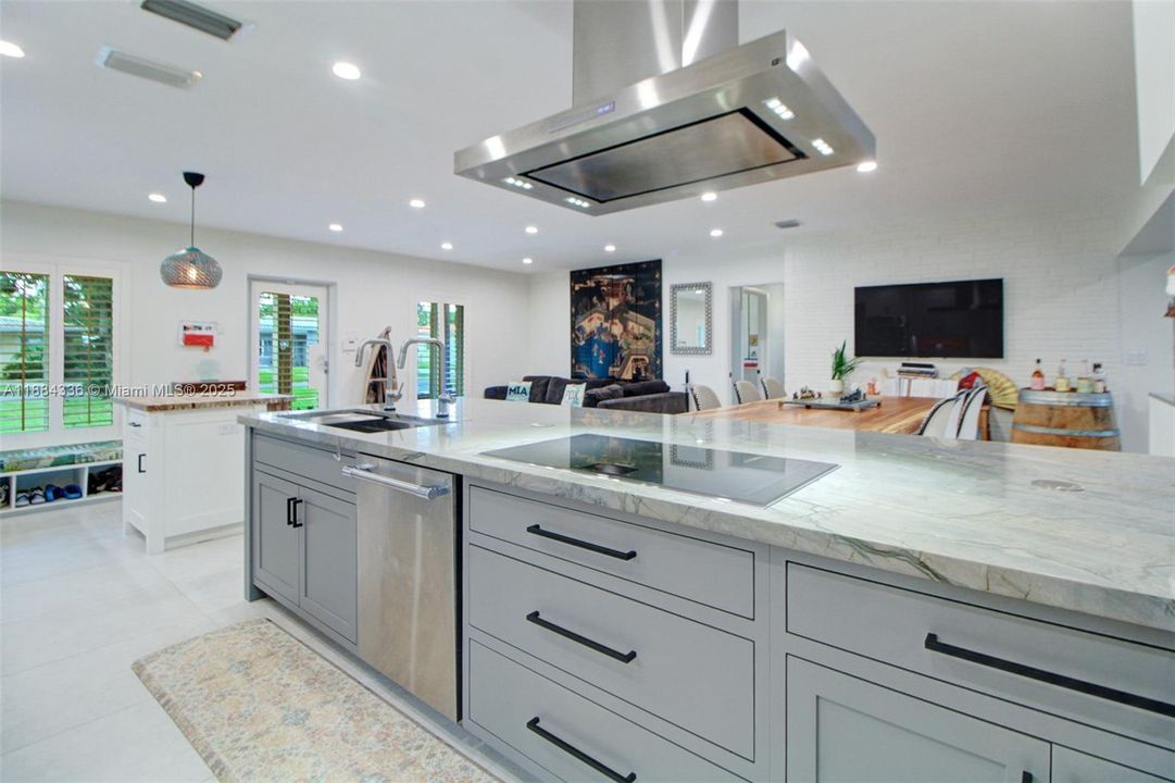 待售: $1,350,000 (4 贝兹, 3 浴室, 2289 平方英尺)