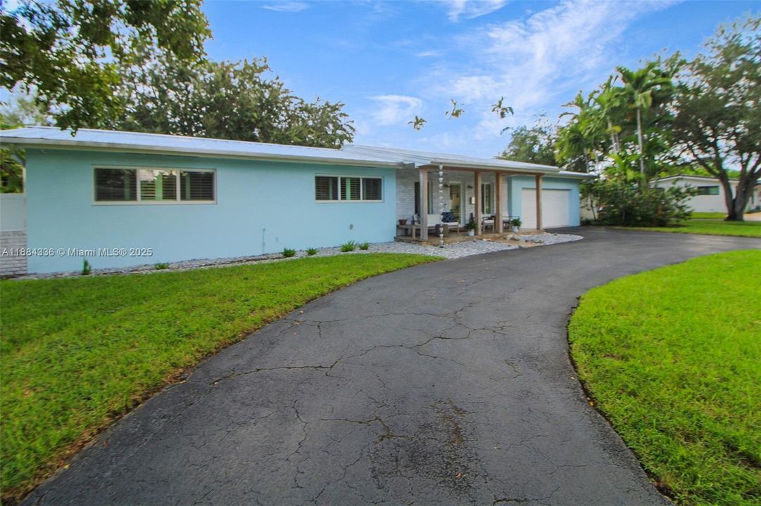 待售: $1,350,000 (4 贝兹, 3 浴室, 2289 平方英尺)