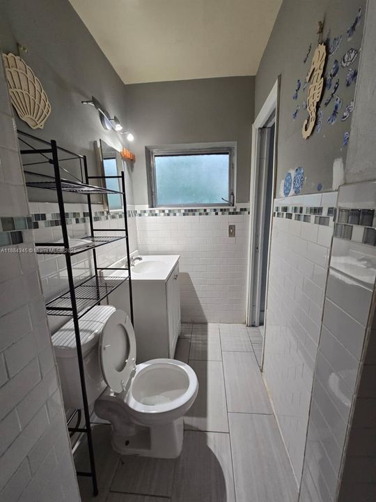 Activo con contrato: $1,250 (0 camas, 1 baños, 2786 Pies cuadrados)