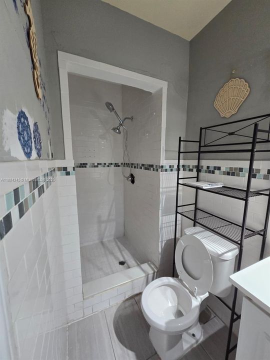 Activo con contrato: $1,250 (0 camas, 1 baños, 2786 Pies cuadrados)