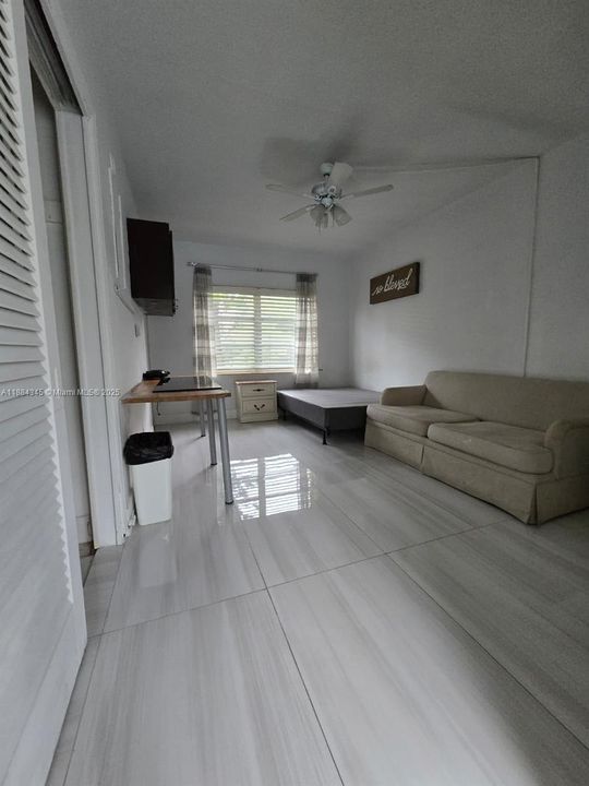 Activo con contrato: $1,250 (0 camas, 1 baños, 2786 Pies cuadrados)