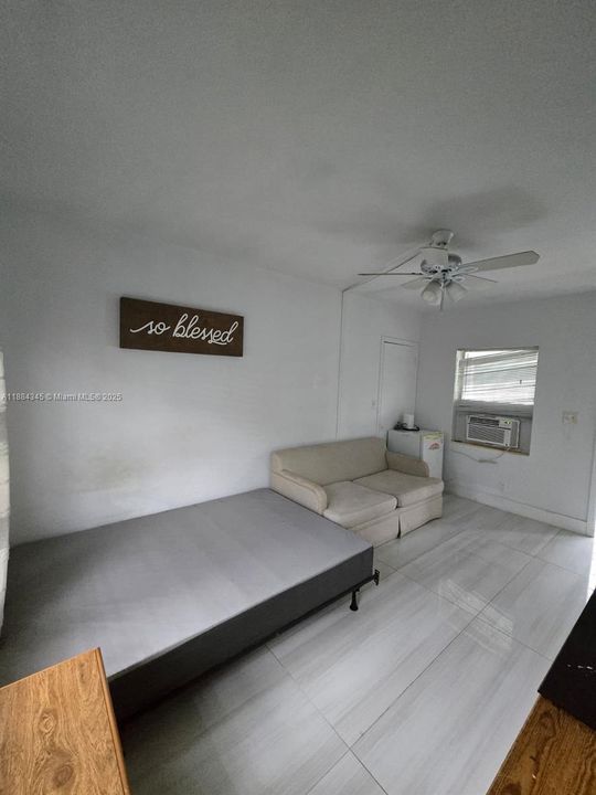 Activo con contrato: $1,250 (0 camas, 1 baños, 2786 Pies cuadrados)