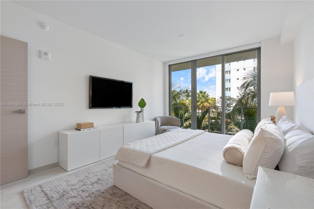 出租: $17,000 (4 贝兹, 3 浴室, 2230 平方英尺)