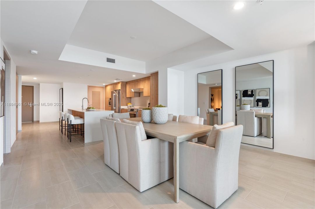 出租: $17,000 (4 贝兹, 3 浴室, 2230 平方英尺)