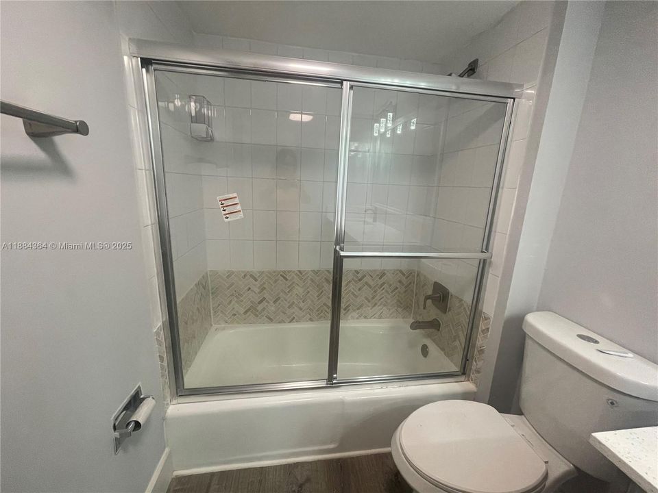Activo con contrato: $474,000 (2 camas, 2 baños, 1219 Pies cuadrados)