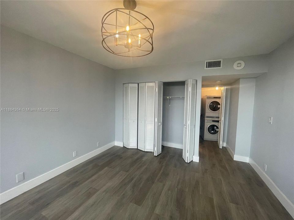 Activo con contrato: $474,000 (2 camas, 2 baños, 1219 Pies cuadrados)