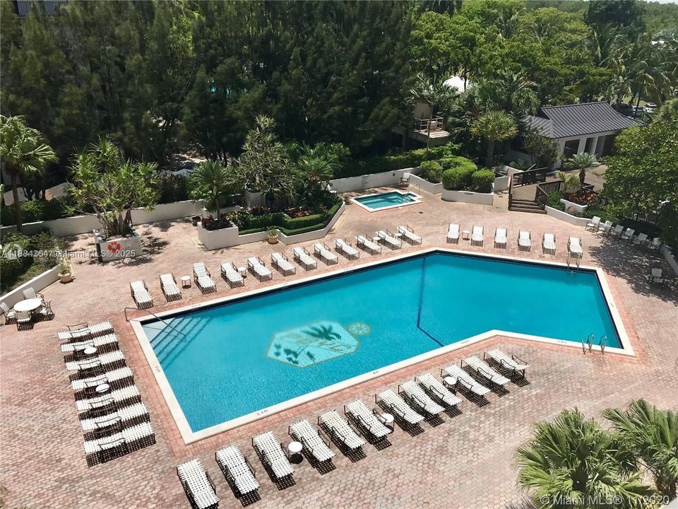 Activo con contrato: $474,000 (2 camas, 2 baños, 1219 Pies cuadrados)