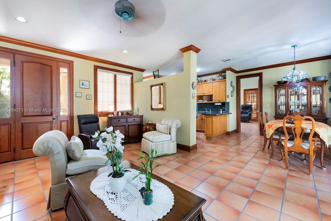 For Sale: $3,250,000 (7 beds, 6 baths, 6545 Square Feet)