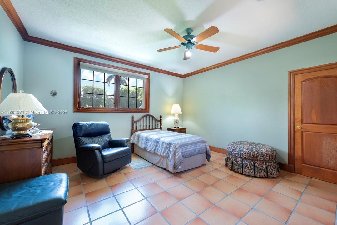 For Sale: $3,250,000 (7 beds, 6 baths, 6545 Square Feet)