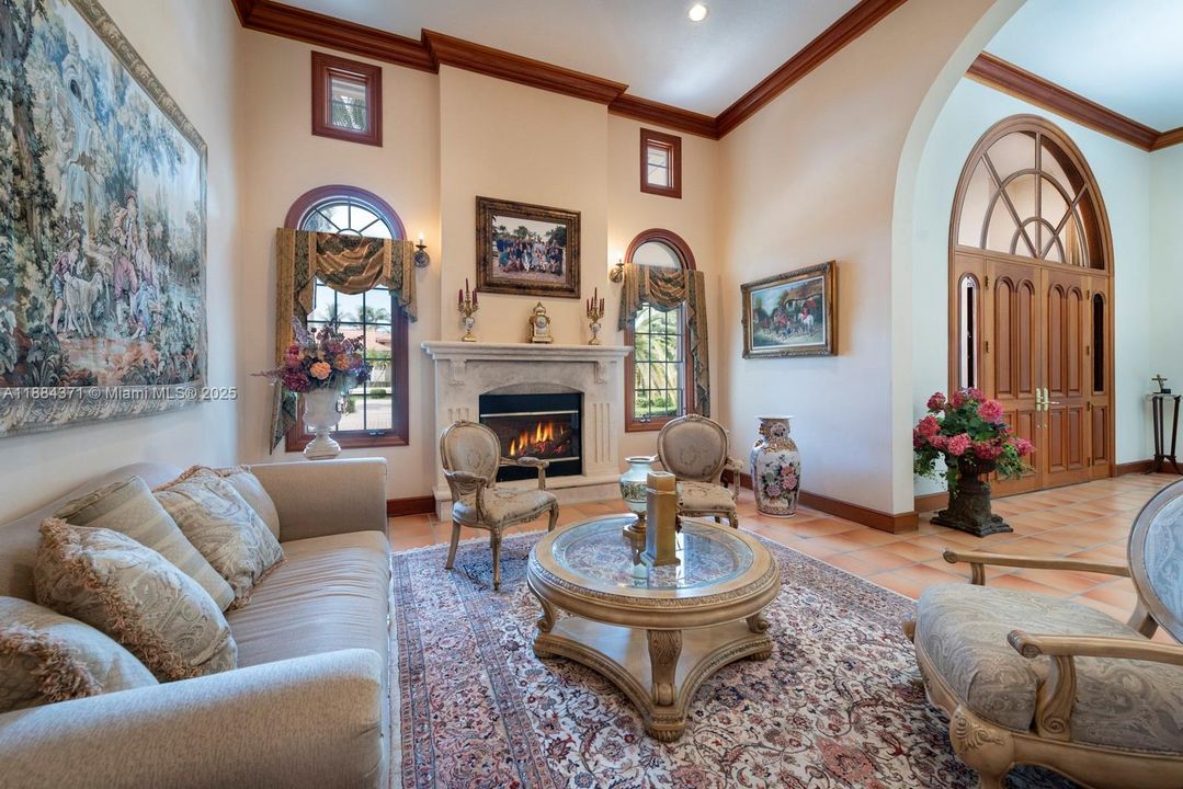 For Sale: $3,250,000 (7 beds, 6 baths, 6545 Square Feet)