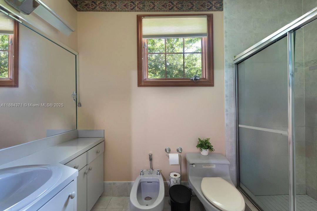 For Sale: $3,250,000 (7 beds, 6 baths, 6545 Square Feet)