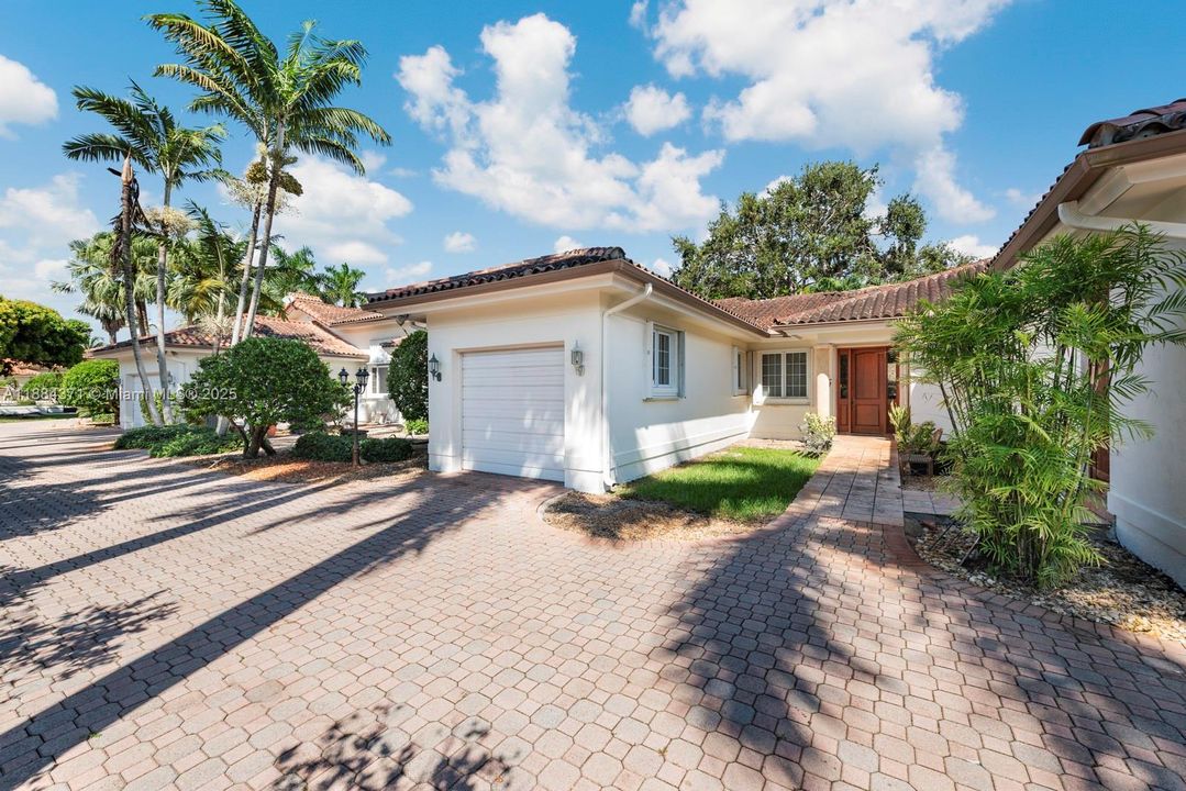 For Sale: $3,250,000 (7 beds, 6 baths, 6545 Square Feet)