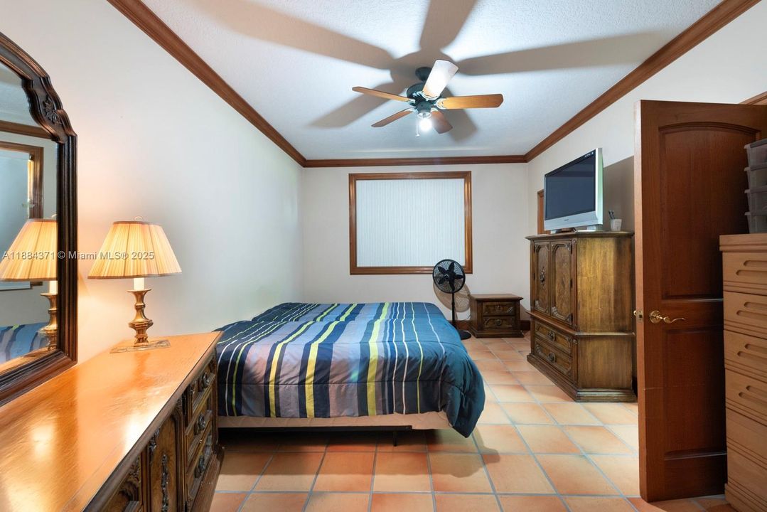 For Sale: $3,250,000 (7 beds, 6 baths, 6545 Square Feet)