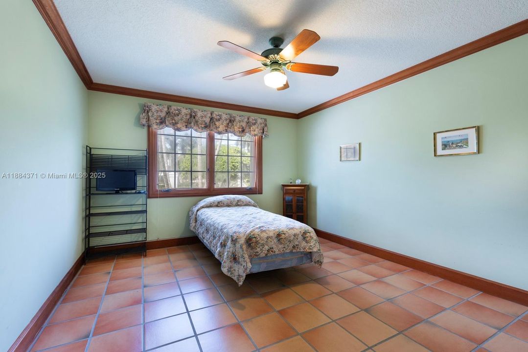 For Sale: $3,250,000 (7 beds, 6 baths, 6545 Square Feet)