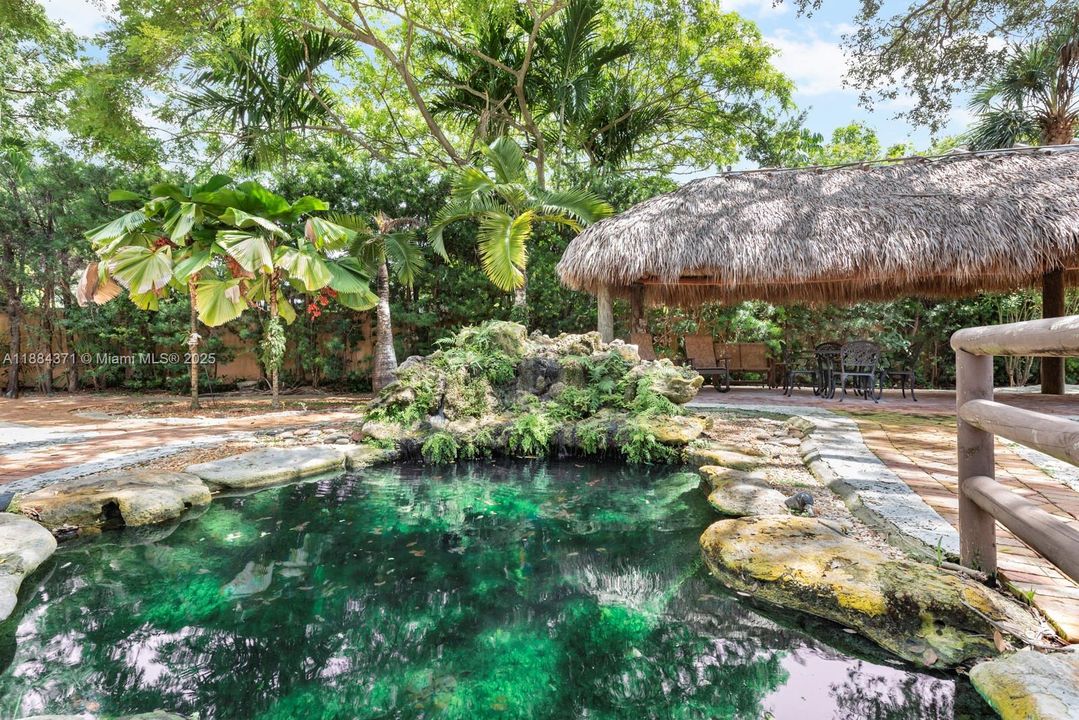 For Sale: $3,250,000 (7 beds, 6 baths, 6545 Square Feet)