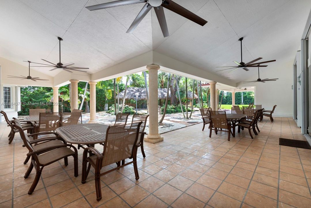 For Sale: $3,250,000 (7 beds, 6 baths, 6545 Square Feet)