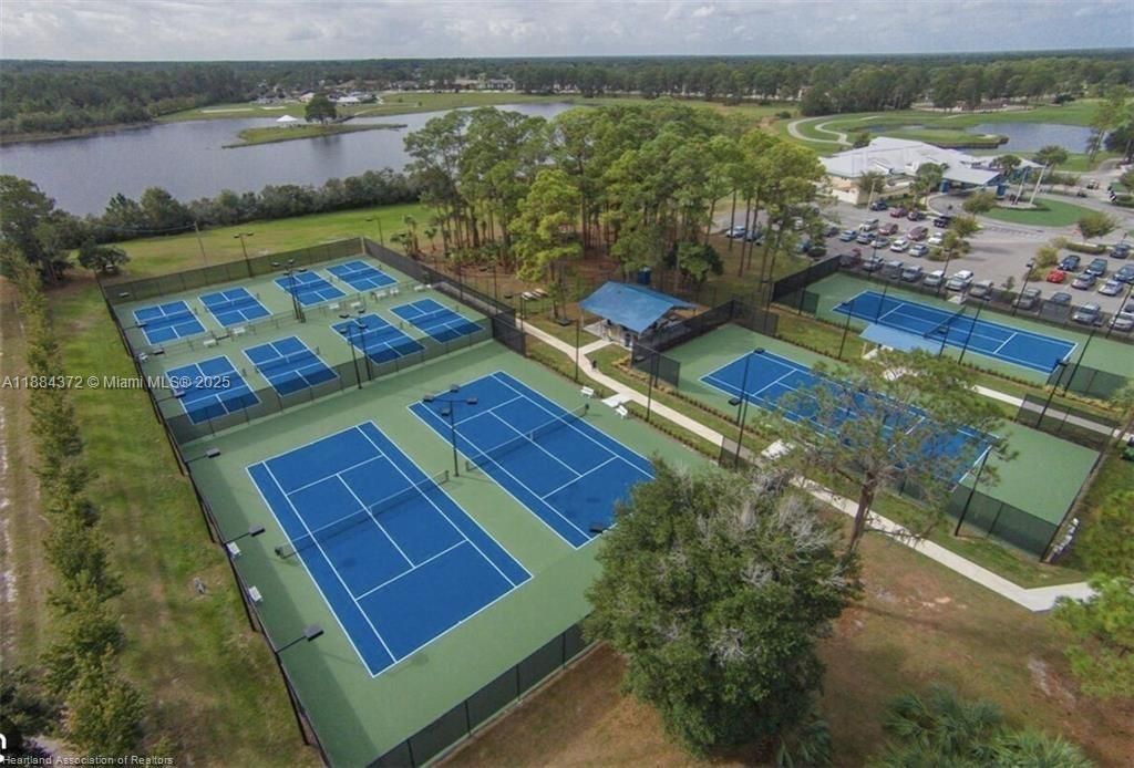 На продажу: $19,900 (0.29 acres)