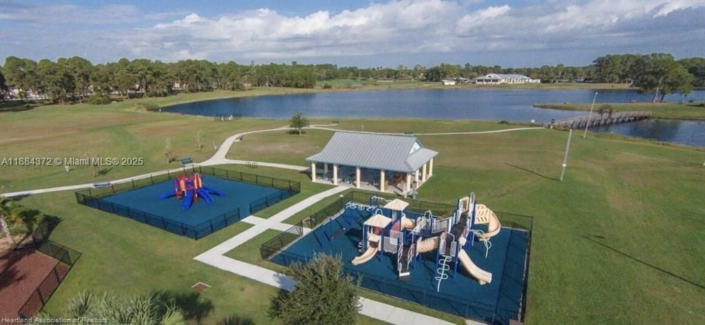 На продажу: $19,900 (0.29 acres)