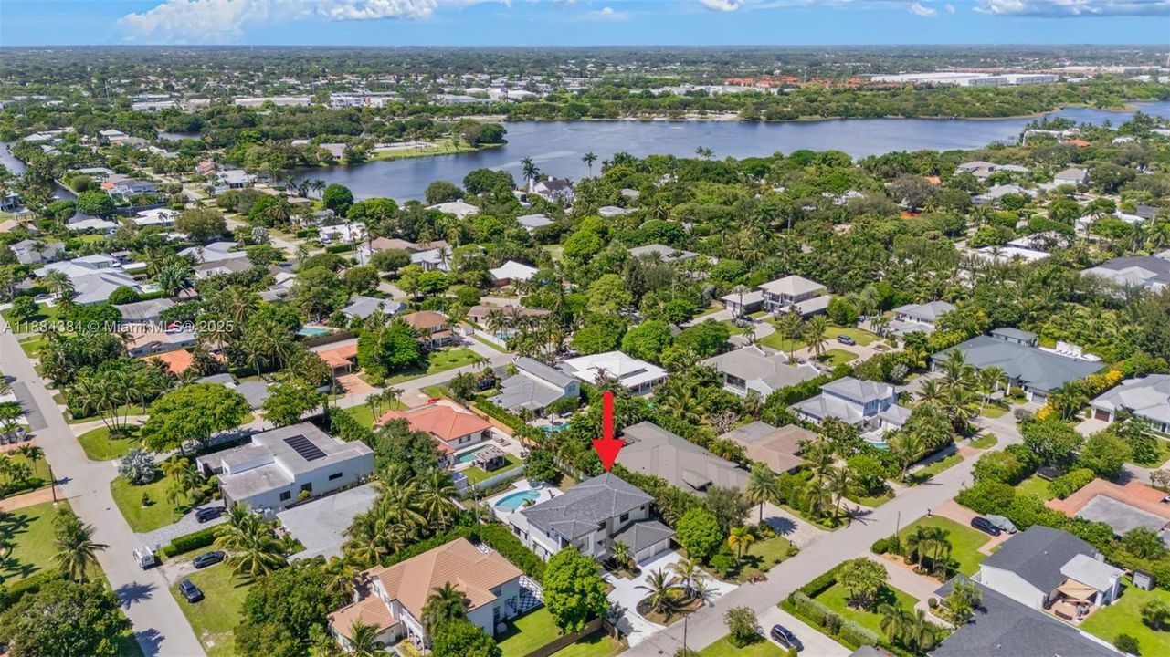 For Sale: $3,695,000 (5 beds, 4 baths, 3745 Square Feet)