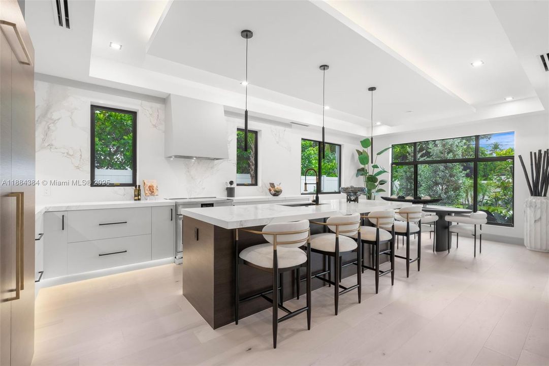 For Sale: $3,695,000 (5 beds, 4 baths, 3745 Square Feet)