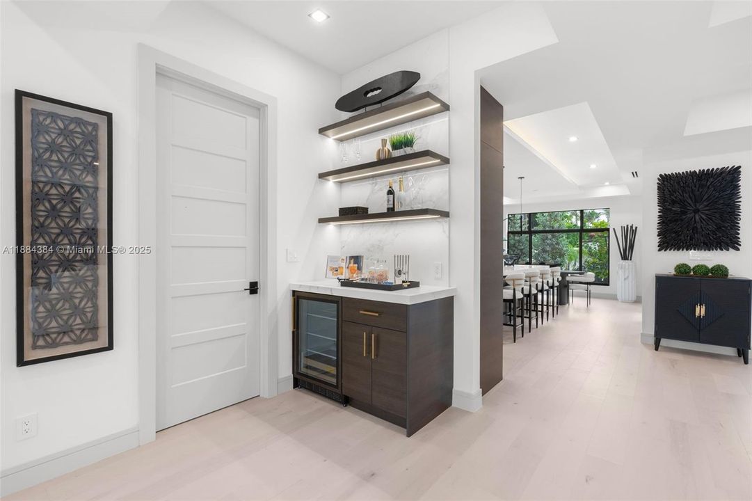 For Sale: $3,695,000 (5 beds, 4 baths, 3745 Square Feet)