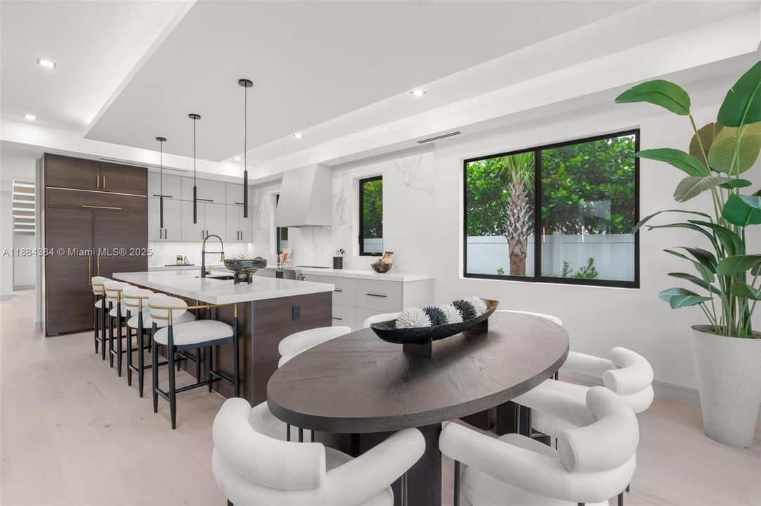 For Sale: $3,695,000 (5 beds, 4 baths, 3745 Square Feet)