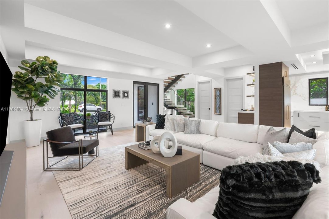 For Sale: $3,695,000 (5 beds, 4 baths, 3745 Square Feet)