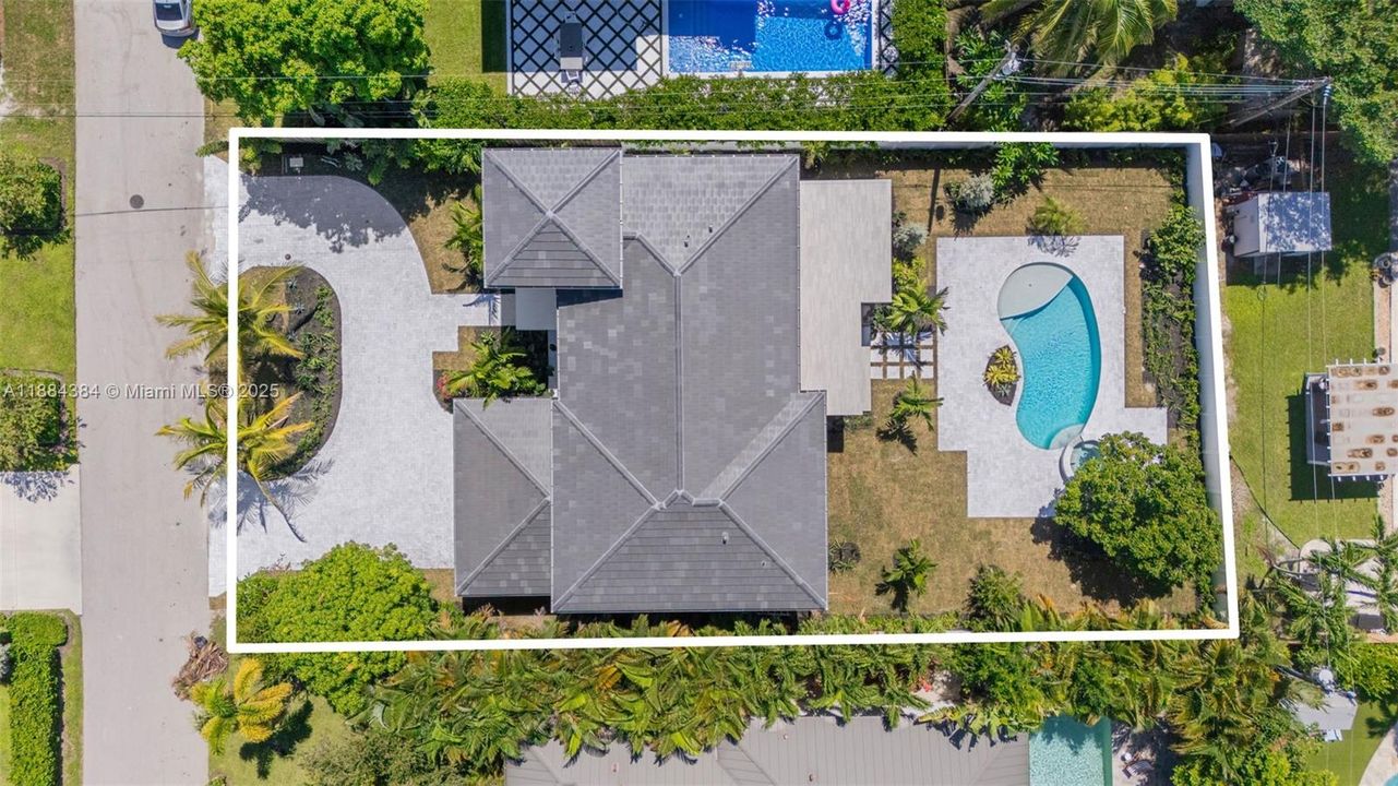 For Sale: $3,695,000 (5 beds, 4 baths, 3745 Square Feet)