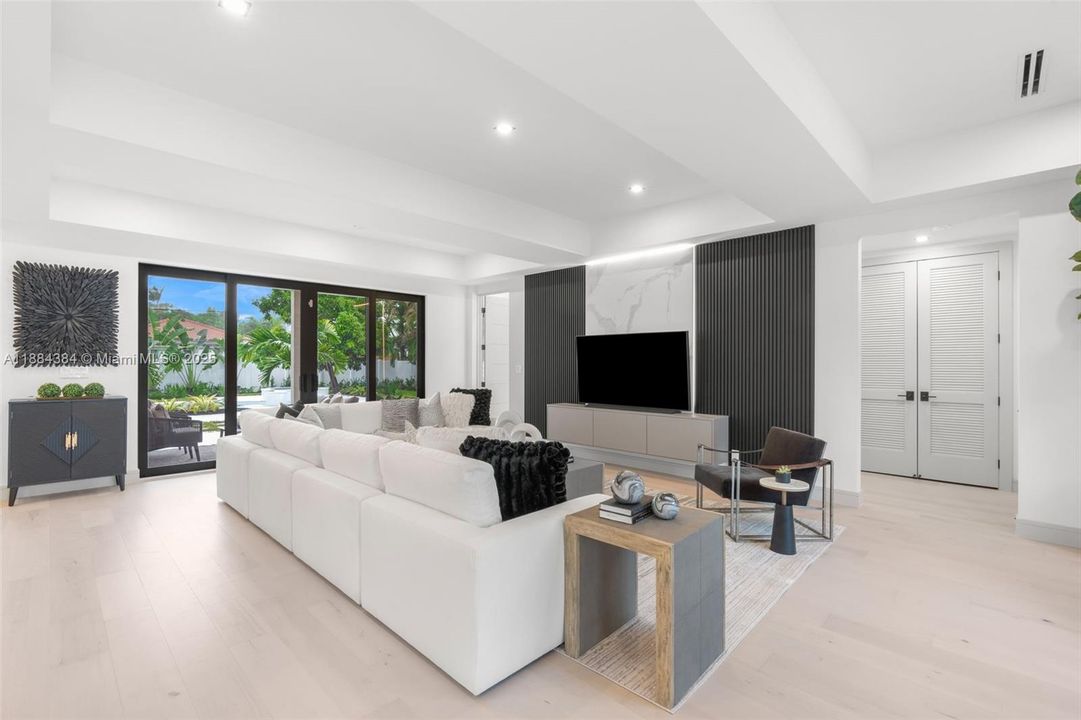 For Sale: $3,695,000 (5 beds, 4 baths, 3745 Square Feet)