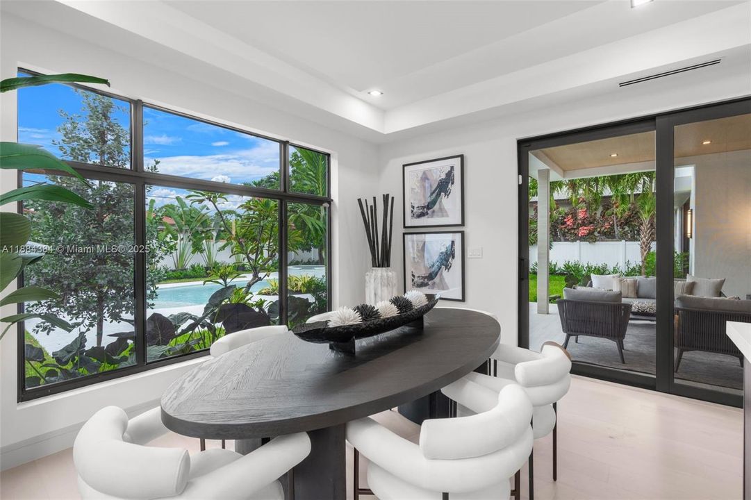 For Sale: $3,695,000 (5 beds, 4 baths, 3745 Square Feet)