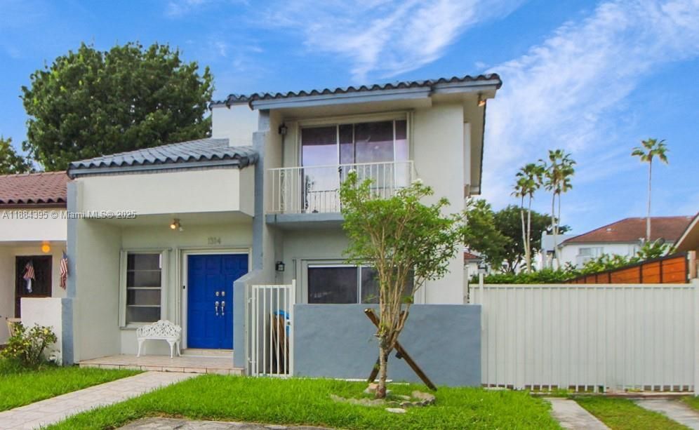 Недавно продано: $525,000 (3 спален, 2 ванн, 1815 Квадратных фут)