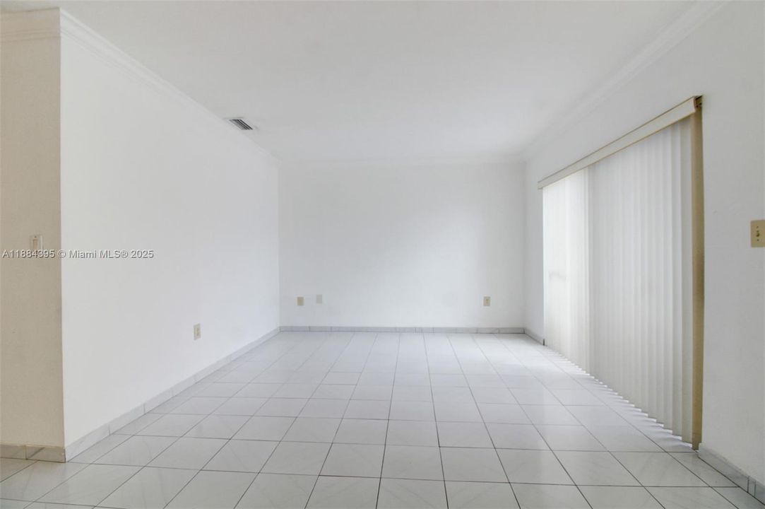 Недавно продано: $525,000 (3 спален, 2 ванн, 1815 Квадратных фут)