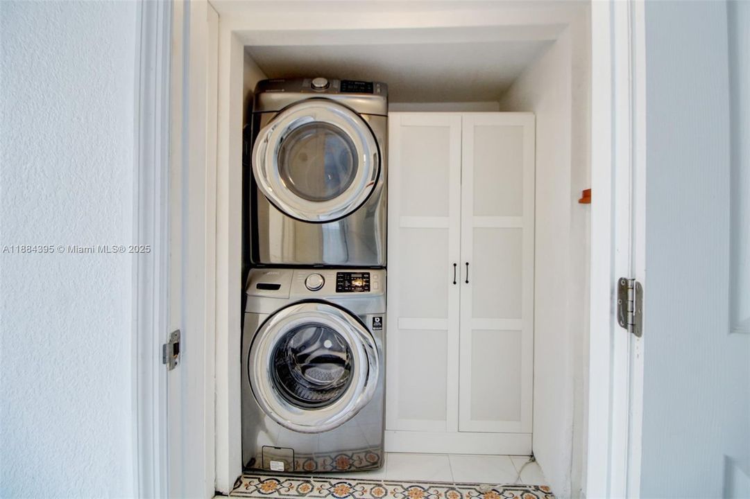 Недавно продано: $525,000 (3 спален, 2 ванн, 1815 Квадратных фут)