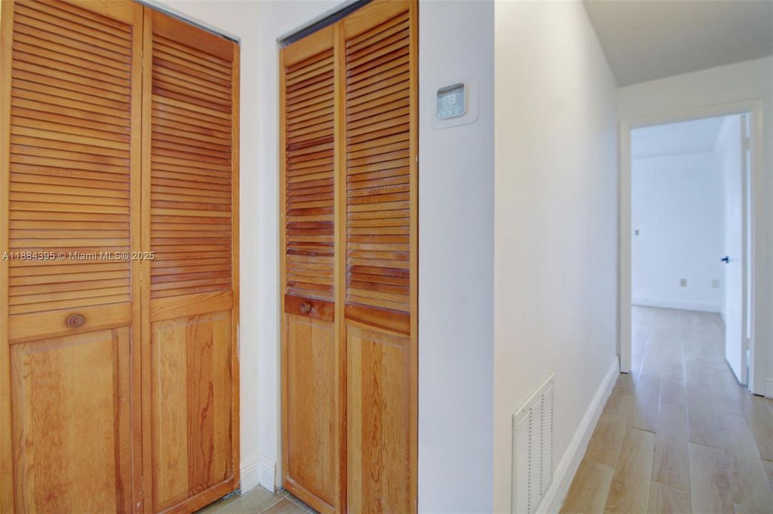 Недавно продано: $525,000 (3 спален, 2 ванн, 1815 Квадратных фут)