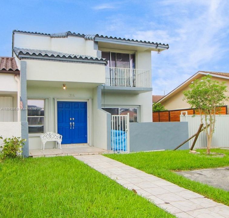 Недавно продано: $525,000 (3 спален, 2 ванн, 1815 Квадратных фут)