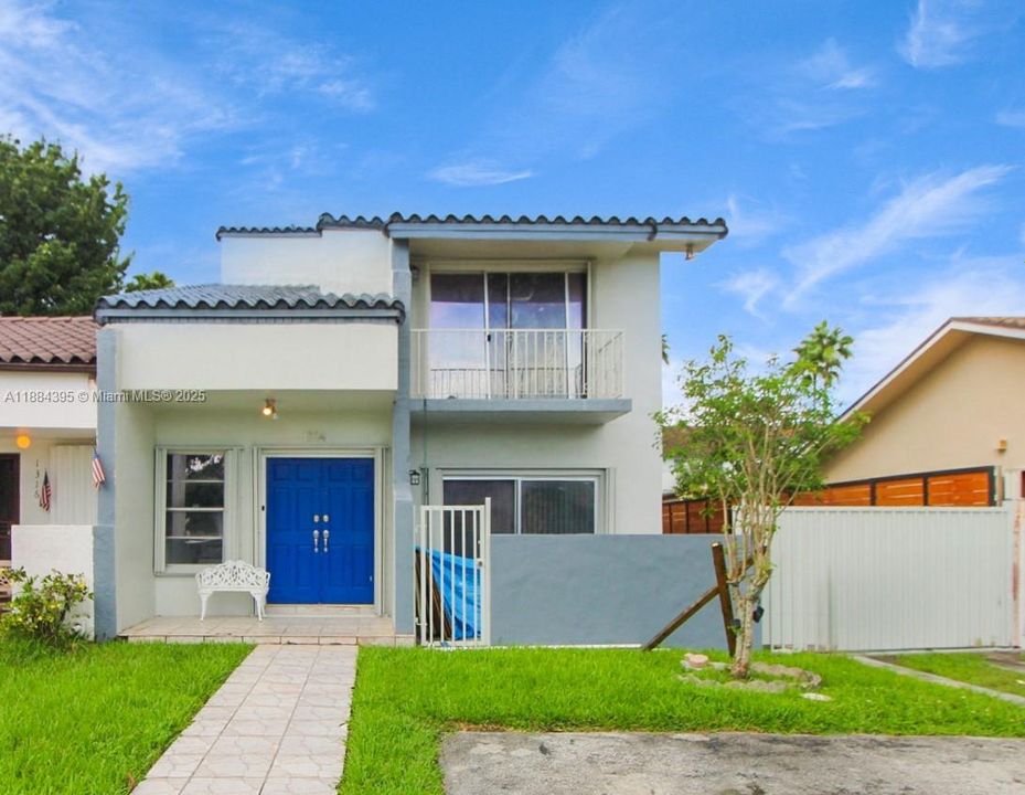 Недавно продано: $525,000 (3 спален, 2 ванн, 1815 Квадратных фут)