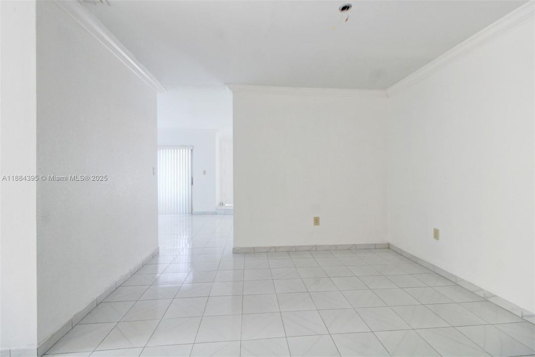 Недавно продано: $525,000 (3 спален, 2 ванн, 1815 Квадратных фут)