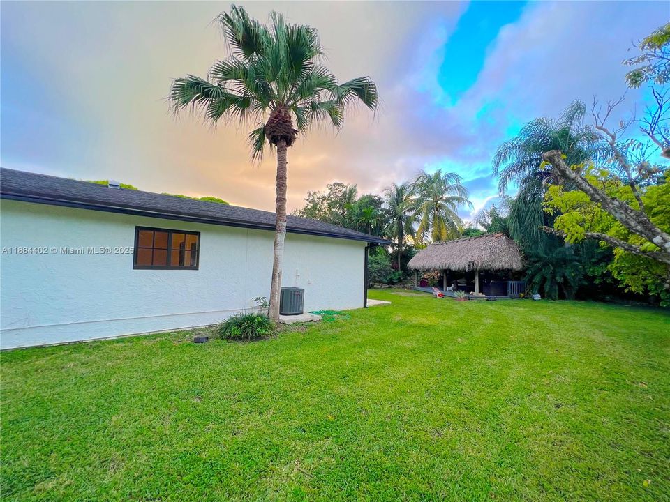 For Sale: $937,500 (3 beds, 3 baths, 2265 Square Feet)